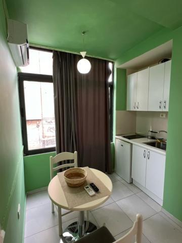 Urban Retreat Apartments Тирана Экстерьер фото